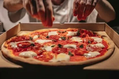 10 Amazing Pizza Facts You Won't Believe Are True!