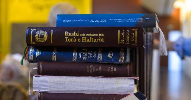 10 Ways Religions Shifted: Beliefs Evolved Through Time