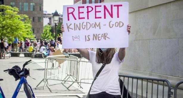10 People Whose Crimes Were Blamed on God's Command