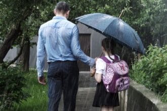 10 Heroes: True Stories of Self-Sacrifice for Others