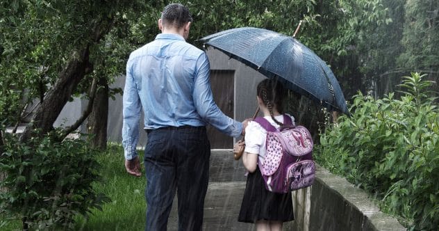 10 Heroes: True Stories of Self-Sacrifice for Others