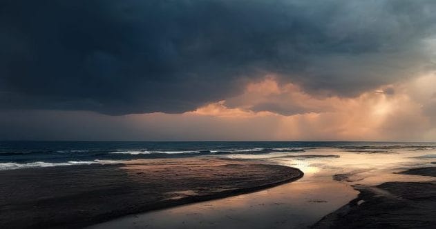 10 Sunny Beaches Hiding Shocking Dark Histories