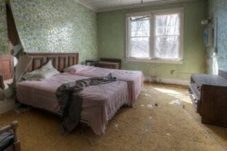 10 Scary Urban Legends Rooted in Disturbing True Crimes