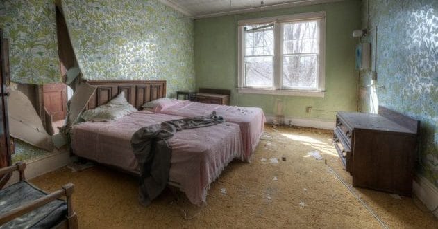 10 Scary Urban Legends Rooted in Disturbing True Crimes