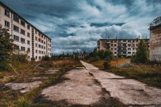 Ghost Towns: 10 Mysterious Abandoned Places & Why