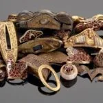Millionaire Finds: 10 Ordinary People, Amazing Discoveries
