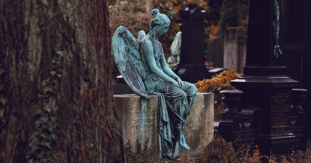 10 Spooky Cemeteries You'd Never Want to Visit at Night