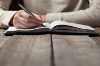 10 Famous Authors Who Wrote Under Secret Pen Names